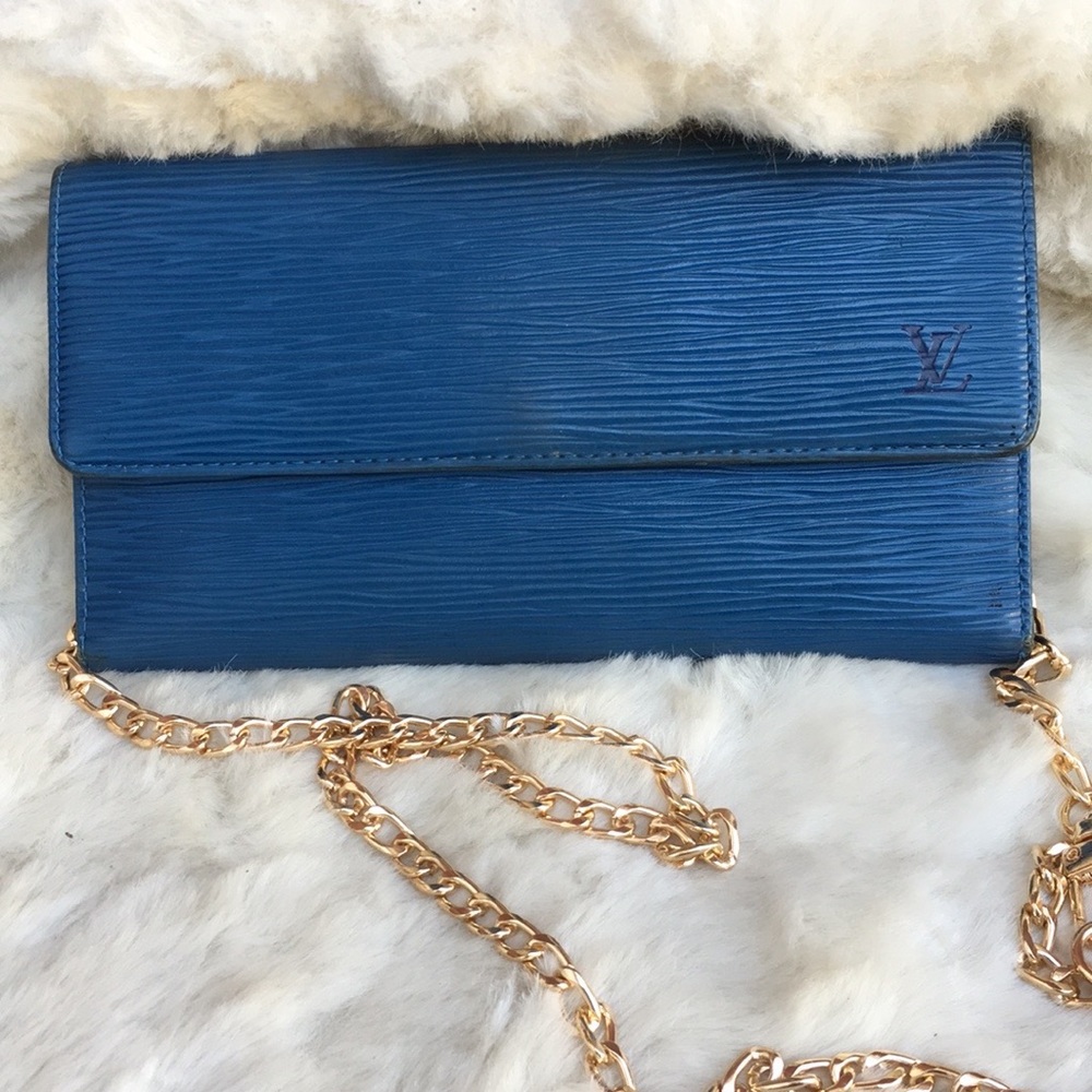 Louis Vuitton international wallet
